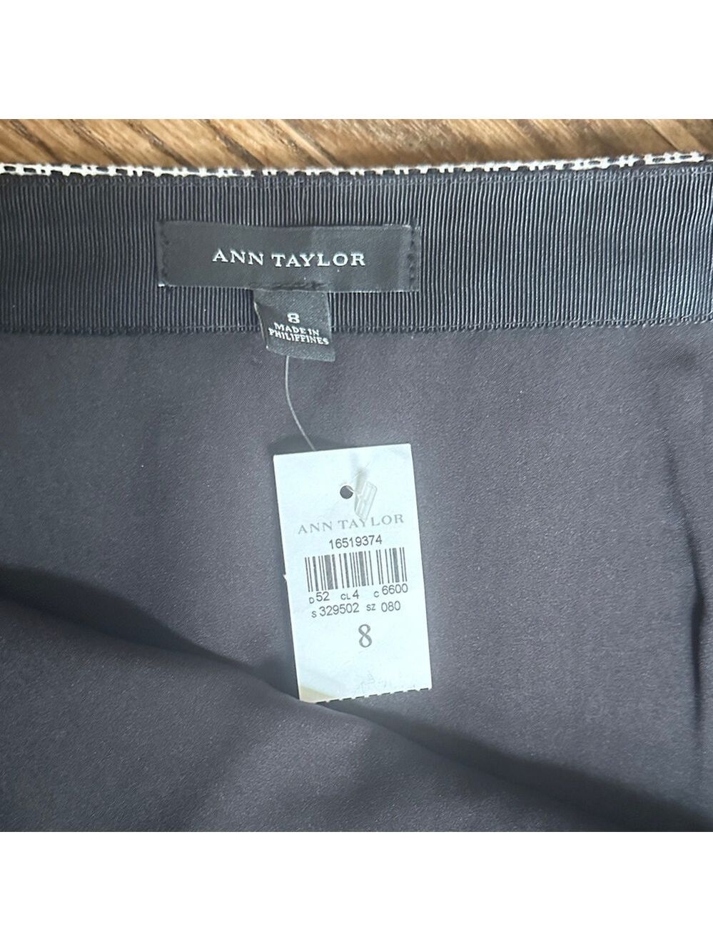 Ann Taylor Monochrome Patterned Pencil Skirt - Picture 3 of 4